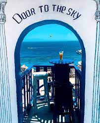 Cafes and Distinctive places on the sea