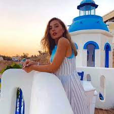 Cafes and Distinctive places on the sea