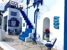 Cafes and Distinctive places on the sea